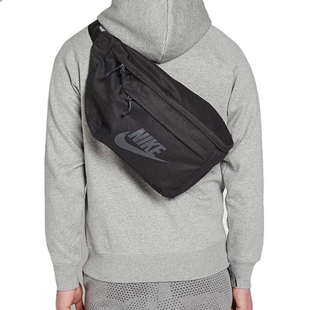 Unisex Nike Tech Hip Pack